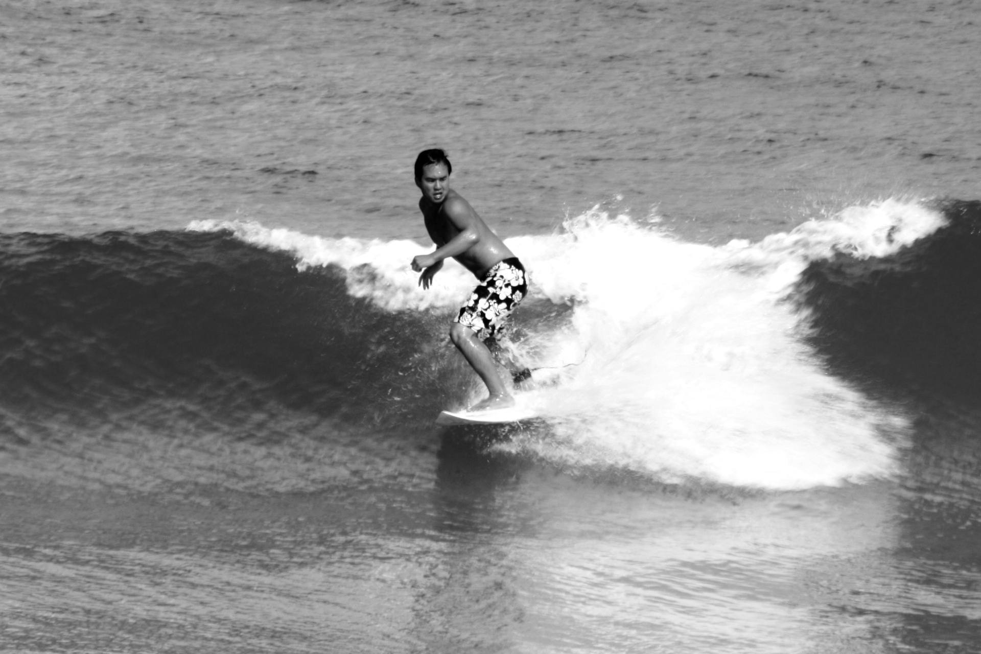 Oliver Leung surfing